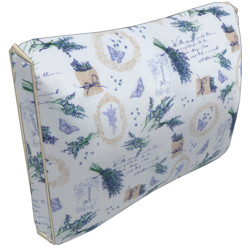 Puffy rattan backrest with piping 40x50x15 cm